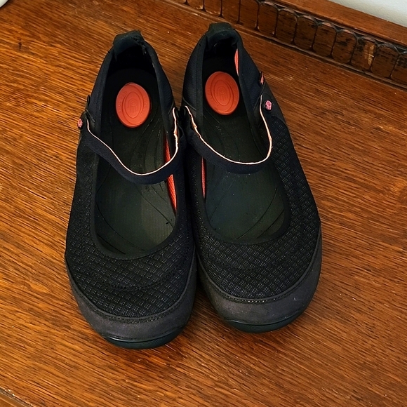 Teva Niyama mary Jane's - Picture 2 of 5